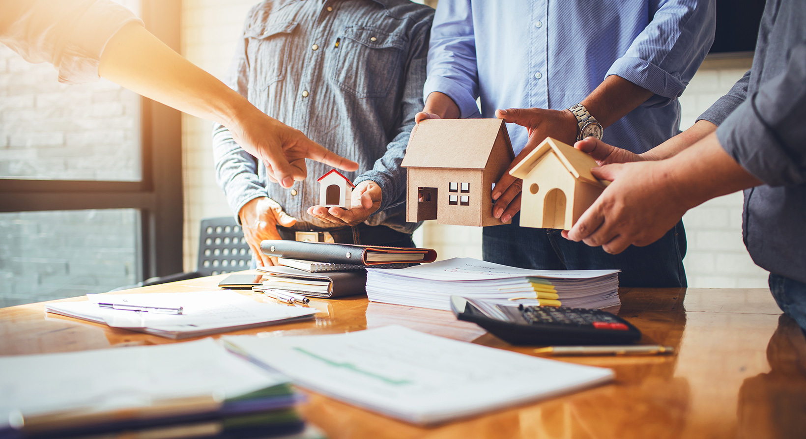 Canadian Mortgage Rates: Prolonged Upward Trend Amidst Banks' Minimal Rate Reductions